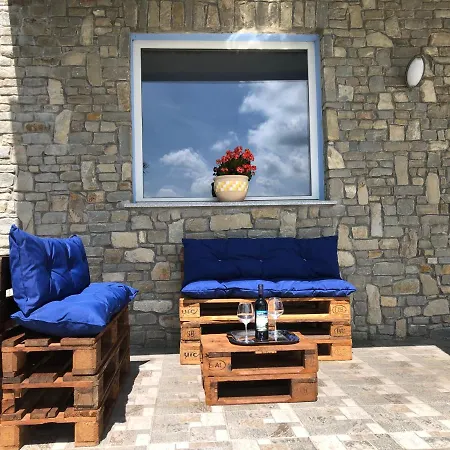 La Casa Blu Montegrosso dʼAsti