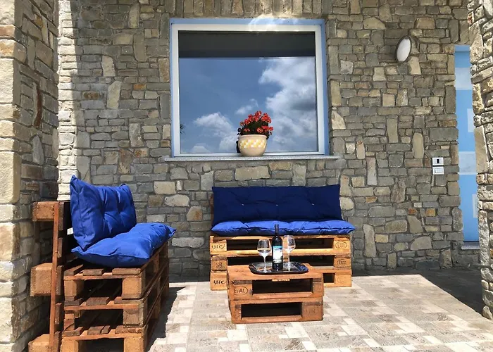 La Casa Blu Montegrosso dʼAsti
